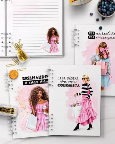 Arquivo – 20 Capas 20 Miolos e 9 Lettering Coleção Fashion Girl – Bicho Papel