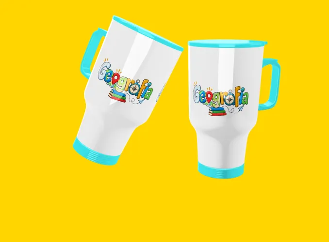 Caneca de Geografia mostrando mapas, bússola e símbolos geométricos, perfeita para mostrar paixão pela ciência que conecta o mundo.