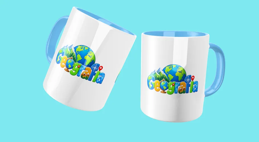 Caneca de Geografia mostrando mapas, bússola e símbolos geométricos, perfeita para mostrar paixão pela ciência que conecta o mundo.