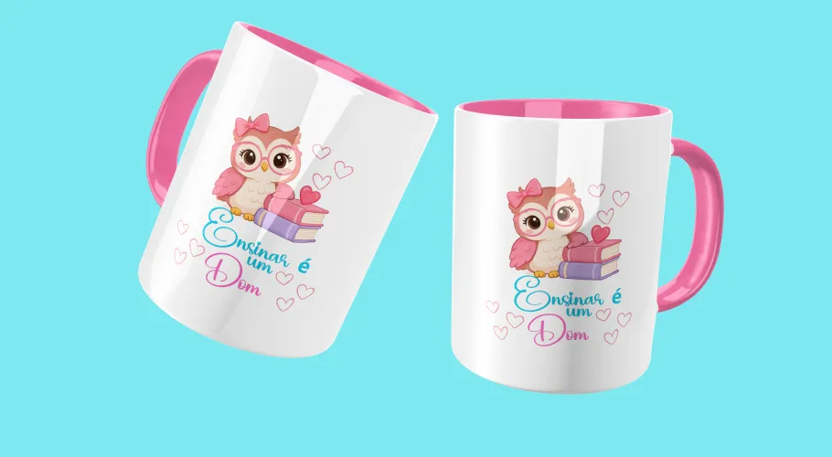 Caneca feminina professora estilosa e delicada, ideal para demonstrar orgulho em ensinar em qualquer momento especial.