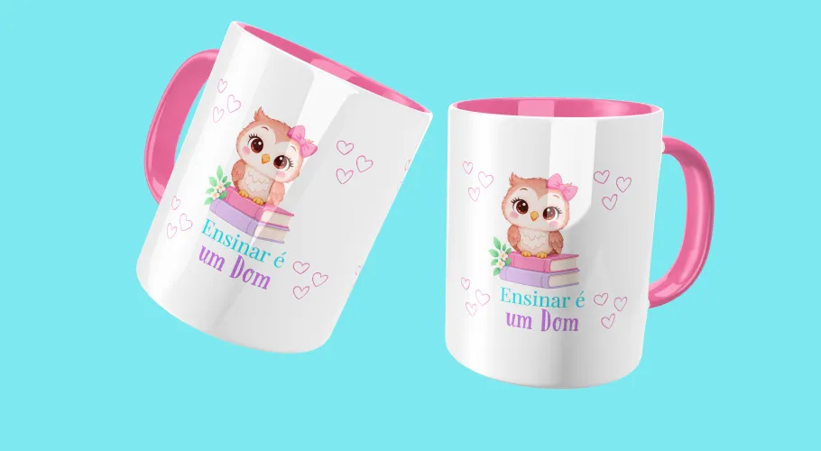 Caneca feminina professora estilosa e delicada, ideal para demonstrar orgulho em ensinar em qualquer momento especial.