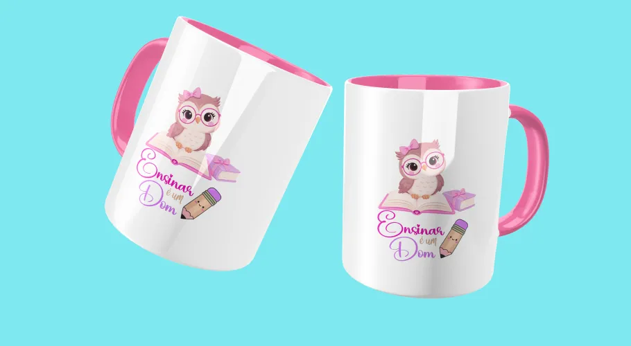 Caneca feminina professora estilosa e delicada, ideal para demonstrar orgulho em ensinar em qualquer momento especial.