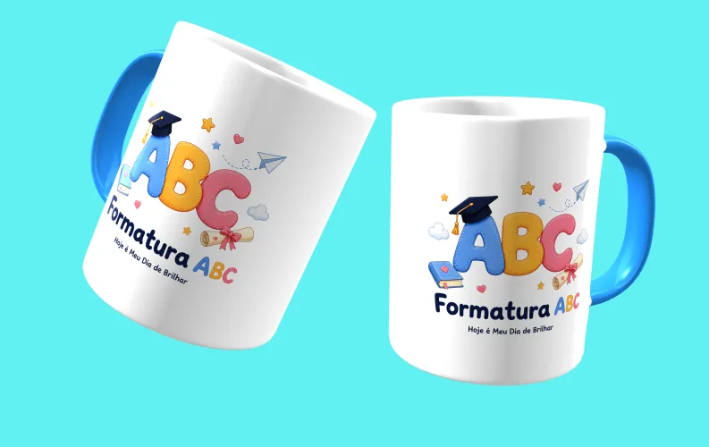 Camisa com uma estampa alegre de formatura infantil, colorida, com um logo divertido no peito e uma estampa grande e comemorativa nas costas, perfeita para marcar esse momento especial da turma.