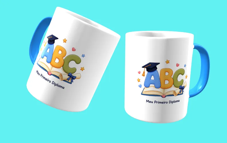 Camisa com uma estampa alegre de formatura infantil, colorida, com um logo divertido no peito e uma estampa grande e comemorativa nas costas, perfeita para marcar esse momento especial da turma.