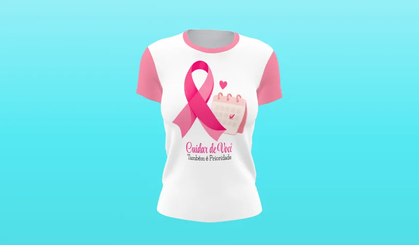Camisa linda com logo no peito trazendo o laço rosa e frase inspiradora sobre a luta contra o câncer de mama