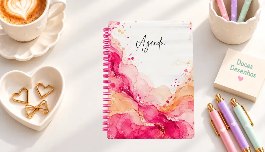 Agenda 2027 com capa em aquarela rosada marmorizada abstrata