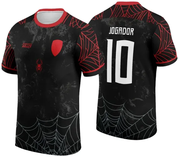 Camisa preta com gola vermelha, mangas decoradas com teia de aranha vermelha, escudo vermelho na frente e detalhe de aranha vermelha no centro, com textos Soccer na frente e Jogador 10 nas costas em branco.
