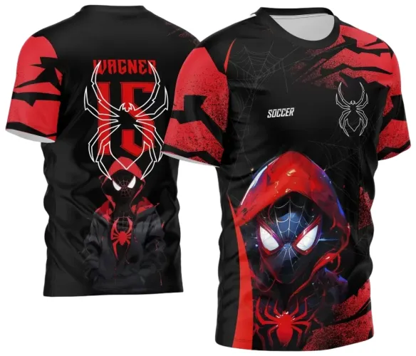 Camisa preta com mangas vermelhas, frente destaca rosto de aranha com capuz vermelho e teias no fundo, costas mostram aranha estilizada branca sobre número 15 em vermelho, nome VAGNER destacado