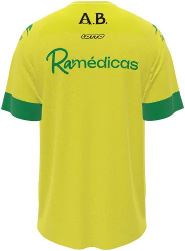 Camisa titular amarela e verde do Atlético Bucaramanga, mockup de frente e costas