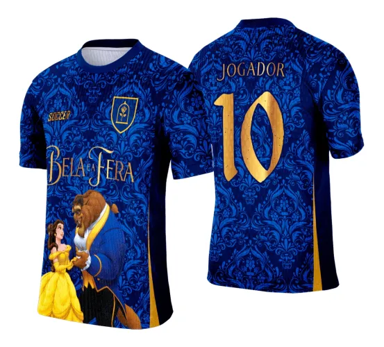 Camisa azul escura com padrão floral, frente com figura da Bela e da Fera e texto 'BELA E A FERA', costas com número 10 e 'JOGADOR' em dourado