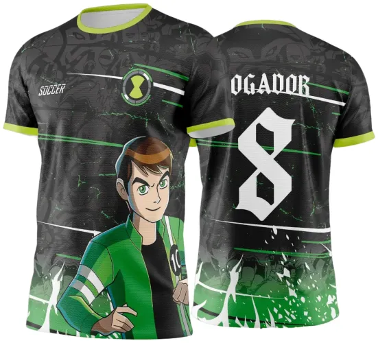 Camisa preta e verde com personagem Ben 10 na frente com jaqueta verde, escudo do Omnitrix e texto SOCCER. Nas costas, número 8 branco gótico e texto JOGADOR. Fundo com linhas e detalhes verdes e brancas.