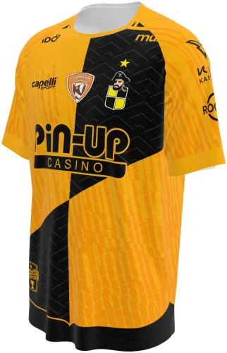 Camisa titular do Coquimbo Unido 2026 dividida na diagonal em amarelo e preto, frente e costas