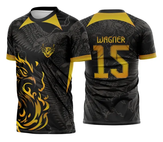 Camisa estilizada com logo no peito em preto e dourado e estampa grande nas costas mostrando uma águia imponente destacando detalhes sofisticados e acabamento vibrante.