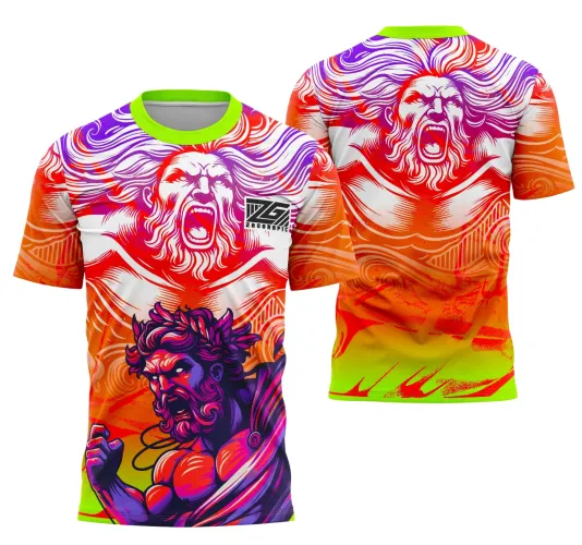 Camisa com arte de frente destacando deus grego roxo vibrante com barba e coroa de folhas e deus branco e vermelho acima, gola verde neon; costas mostram deus branco e vermelho gritando em fundo degradê laranja e verde, texto ZG 2AUGRAFIC no peito.