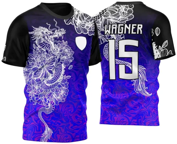 Camisa azul com estampa de dragão branco floral na frente, mangas pretas com folhas brancas, costas com nome WAGNER e número 15 em branco, fundo azul com detalhes gráficos.