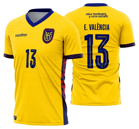 Camisa com logo no peito e estampa grande nas costas, com design inspirado no time do Equador, estilo moderno para futebol, destacando cores vibrantes e detalhes únicos em toda a peça.