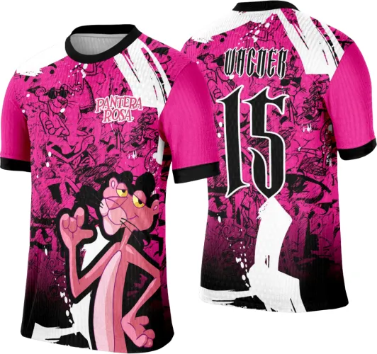 Camisa rosa e preta com estampa da Pantera Rosa na frente e fundo com desenhos em estilo grafite. Costas com número 15 grande em branco e texto WACER acima, gola e punhos pretos.