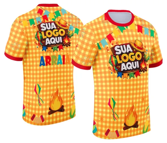Camisa com logo no peito e estampa grande nas costas com tema tradicional da festa junina, cores vibrantes e elementos típicos que remetem ao clima alegre e festivo do arraiá.