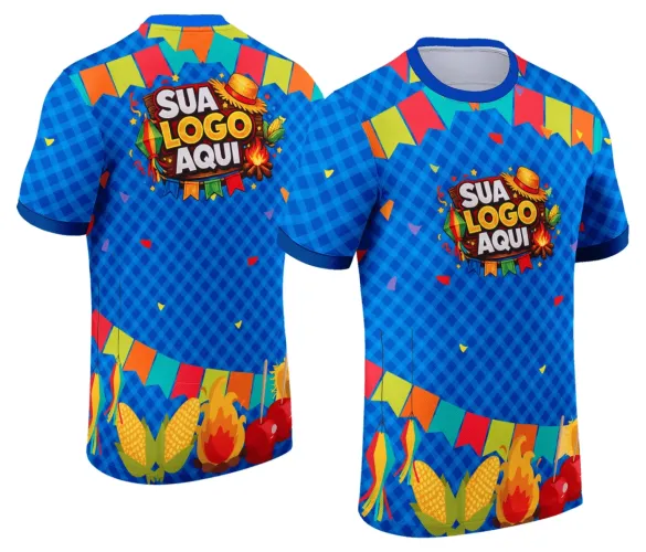 Camisa com logo no peito e estampa grande nas costas, perfeita para comemorar a Festa Junina no estilo Arraiá, trazendo cores vibrantes e detalhes típicos da festividade em um visual atrativo e festivo.