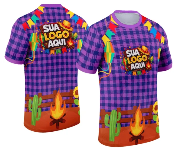 Camisa com logo no peito e estampa grande nas costas inspirada em festa junina, destacando elementos típicos do arraiá com cores vibrantes e estilo alegre para celebrar com tradição.