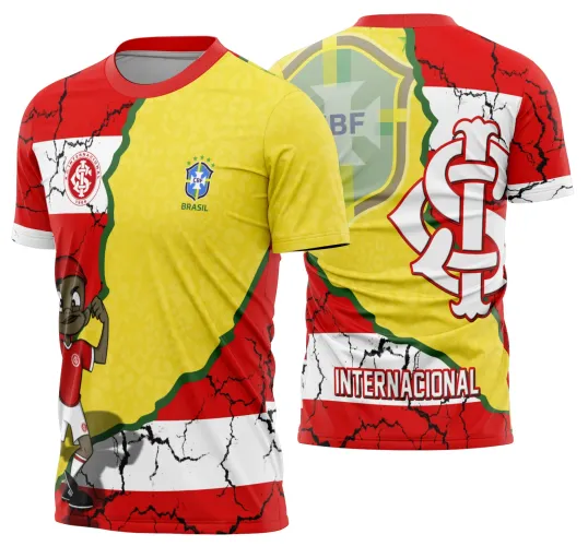 Camisa de futebol com logo no peito e estampa grande nas costas, combinando cores vibrantes que exaltam a torcida brasileira com design moderno e cheio de energia.