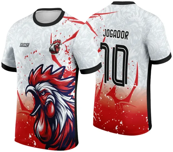 Camisa branca com gola e mangas pretas, apresentando um grande galo vermelho e branco com bico aberto na frente, detalhes em vermelho e padrão cinza de galo; costas com nome JOGADOR e número 10 em preto, fundo com degradê vermelho.