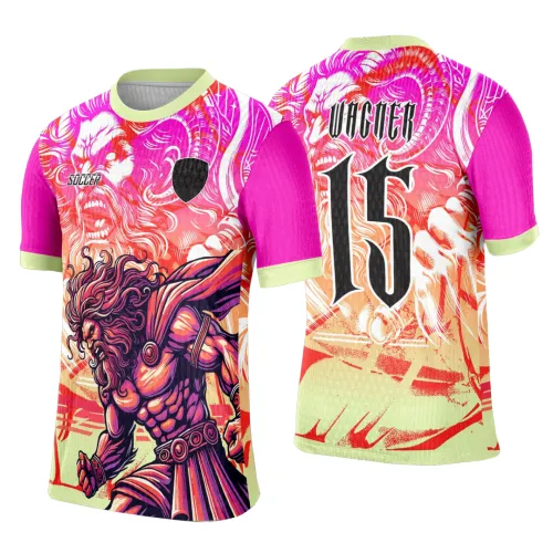Camisa com figura de guerreiro grego forte na frente, cores rosa, vermelho e bege, manga rosa com punho bege, costas com rosto feroz do guerreiro, texto VICKER e número 15 em destaque.