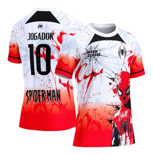 Camisa branca com degradê vermelho nas mangas e parte inferior, frente com Homem-Aranha em destaque à direita, detalhes de teia e texto INTERCLASSE, costas com número 10, nome JOGADOR e logo SPIDER-MAN na base.