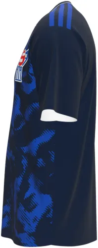 Camisa visitante das Ilhas Faroe 2026 azul-marinho com manchas azul-royal, frente e costas