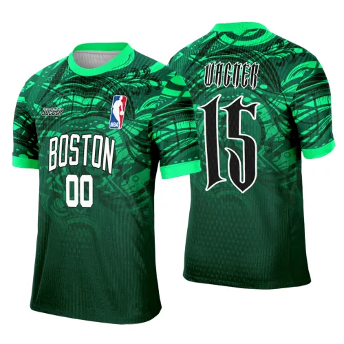 Camisa verde escura com degradês na frente e costas, estampa 'BOSTON 00' frontal com logo NBA e 'SOCCER', costas mostram nome 'VILMER' e número 15 em branco com contorno, gola e mangas em verde claro vibrante.