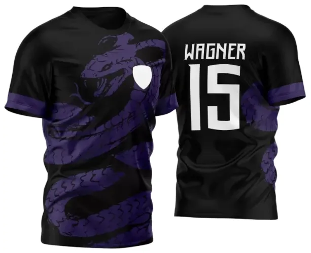 Camisa preta com grande cobra roxa enrolada na frente envolvendo o torso, escudo branco à direita. Nas costas, destaque para o nome WAGNER e o número 15 em branco, mangas com faixa roxa.