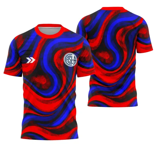 Camisa estilizada que destaca o tema futebol internacional de forma vibrante e moderna.