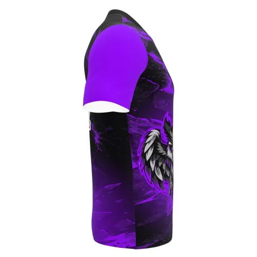 Camisa com estampa de coruja roxa estilizada na frente, fundo preto com detalhes roxos, mangas roxas e nome personalizado nas costas, ideal para interclasse.
