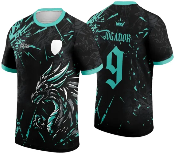 Camisa preta com detalhes em verde água, dragão em pose agressiva na frente, nome JOGADOR e número 9 em verde água nas costas, gola e mangas com acabamento verde água.