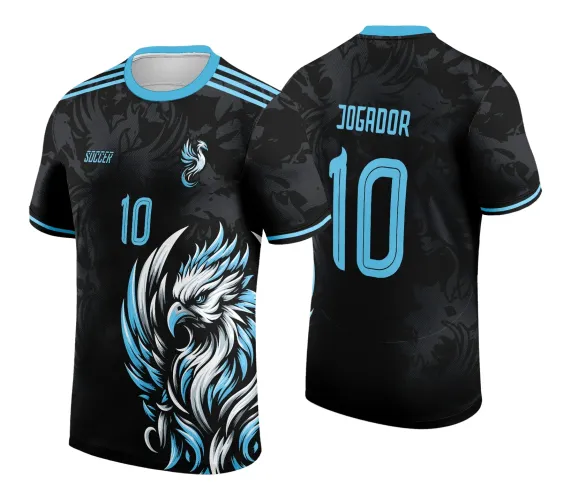 Camisa preta com grande desenho frontal de um fênix branco e azul, número 10 em azul claro na frente e nas costas, nome JOGADOR nas costas, gola e detalhes azuis, e texto SOCCER no peito direito, com padrão de fênix ton sur ton no fundo.