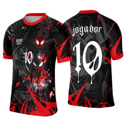 Camisa com arte do Homem Aranha na frente em preto e vermelho com detalhes brancos e número 10, costas com grande número 10 branco e texto JOGADOR em fonte gótica, fundo preto com elementos gráficos em vermelho.