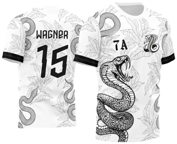 Camisa branca com estampa de folhas cinza no fundo, cobra preta grande na frente com número 7A, nas costas cobras pretas, nome WAGNER e número 15 em preto, detalhes em faixas pretas nas mangas.