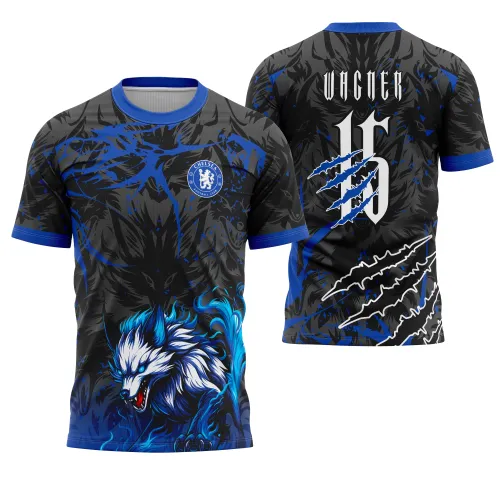 Camisa escolar com logo no peito e estampa grande nas costas mostrando um lobo estilizado, ideal para eventos interclasse com design marcante e visual moderno.