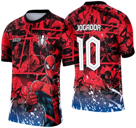 Camisa vermelha com detalhes pretos e azuis exibindo na frente o Homem-Aranha com pose de joinha e teias, nas costas múltiplas imagens do personagem, texto JOGADOR e número 10 em branco.