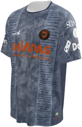 Camisa Jaguares de Chiapas cinza, frente e costas, com escudo do clube e patrocinadores no mockup