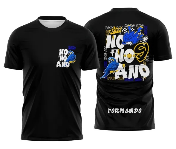 Camisa com logo no peito e estampa grande nas costas mostrando uma arara azul vibrante, ideal para quem valoriza identidade e estilo marcante no visual do grupo escolar.