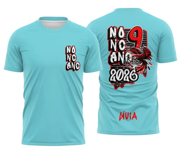 Camisa com logo no peito e estampa grande nas costas, destacando um design vibrante e atraente com tema de nona série e Arara Vermelha, ideal para comemorações escolares e eventos temáticos.
