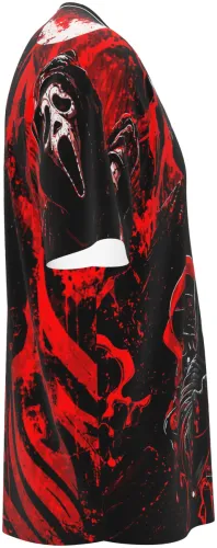 Camisa preta e vermelha com estampa de terror, máscara e foice, frente e costas