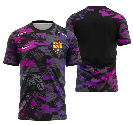 Camisa com estampa de camuflagem preta, roxa e lilás, pantera preta na frente com o escudo FCB e texto INTER CLASSE, costas pretas com detalhes roxos e lilás, estilo esportivo e moderno.