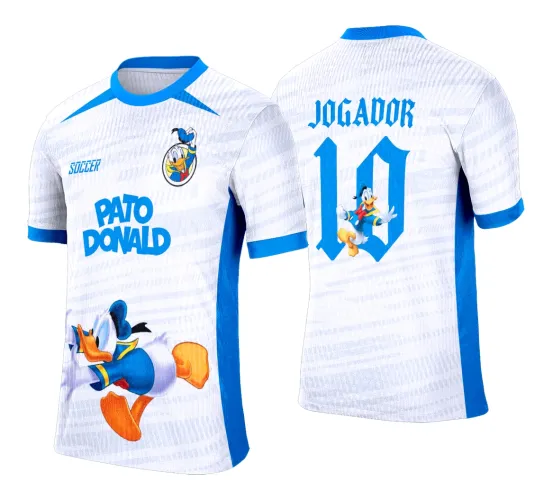 Camisa branca e azul com Pato Donald na frente e nas costas, mostrando o número 10 azul e o texto Jogador, além de detalhes em azul nas mangas e gola.