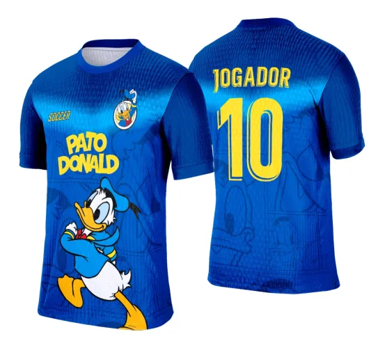 Camisa azul com degradê, Pato Donald grande na frente com braços cruzados e texto amarelo PATO DONALD, costas com nome JOGADOR e número 10 em amarelo, fundo com detalhes do personagem