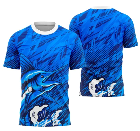Camisa azul com gola branca, frente com peixe-espada azul estilizado em pose dinâmica e grafismos variados, costas com design abstrato em azul e branco integrando pontos e linhas diagonais.