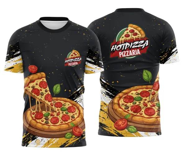 Camisa preta com logo no peito em destaque e estampa grande nas costas representando uma pizza gigante com detalhes amarelos vibrantes.