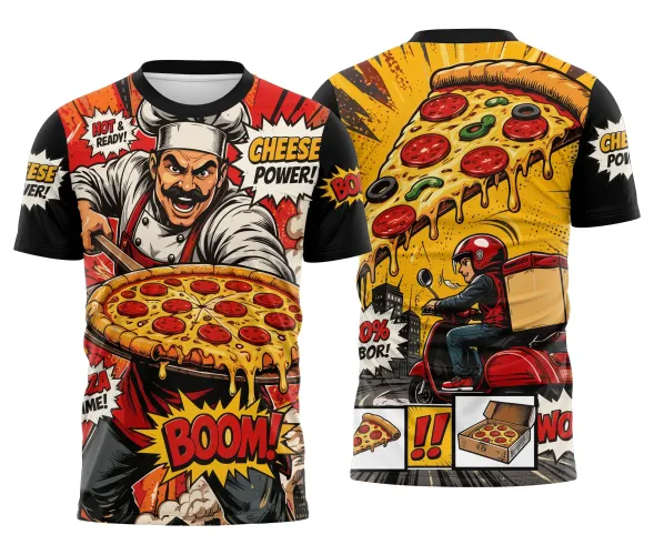 Camisa com logo no peito da pizzaria e uma estampa grande nas costas mostrando quadrinhos divertidos do motoboy Cheese Power em ação, com cores vibrantes e design moderno.