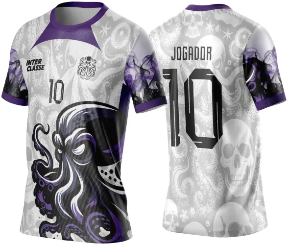 Camisa branca com estampa frontal de polvo roxo e preto, número 10 e texto INTER CLASSE. Costas com grande número 10, texto JOGADOR e fundo com caveiras brancas e tentáculos no tom cinza claro, mangas e gola roxas.